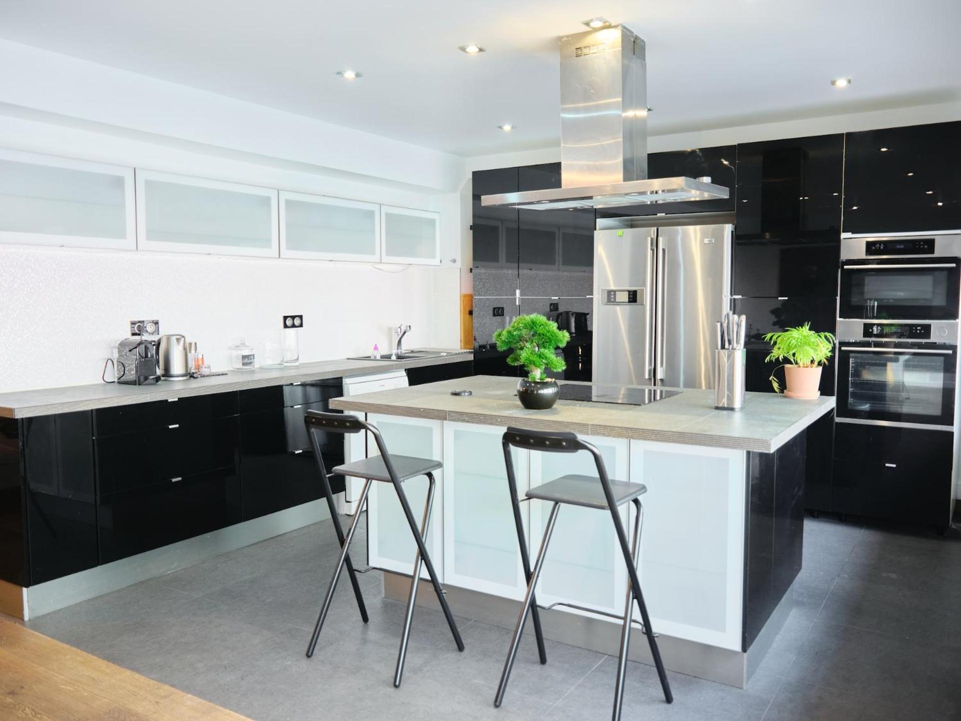 Appartement Spacieux Aux Portes De Paris, Parking Gratuit Bagnolet